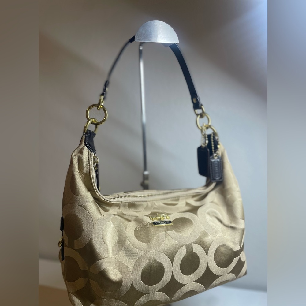 ✨ NOT FOR  Sale: Authentic Coach Madison Op Art Hobo (14337) in Mahogany ✨